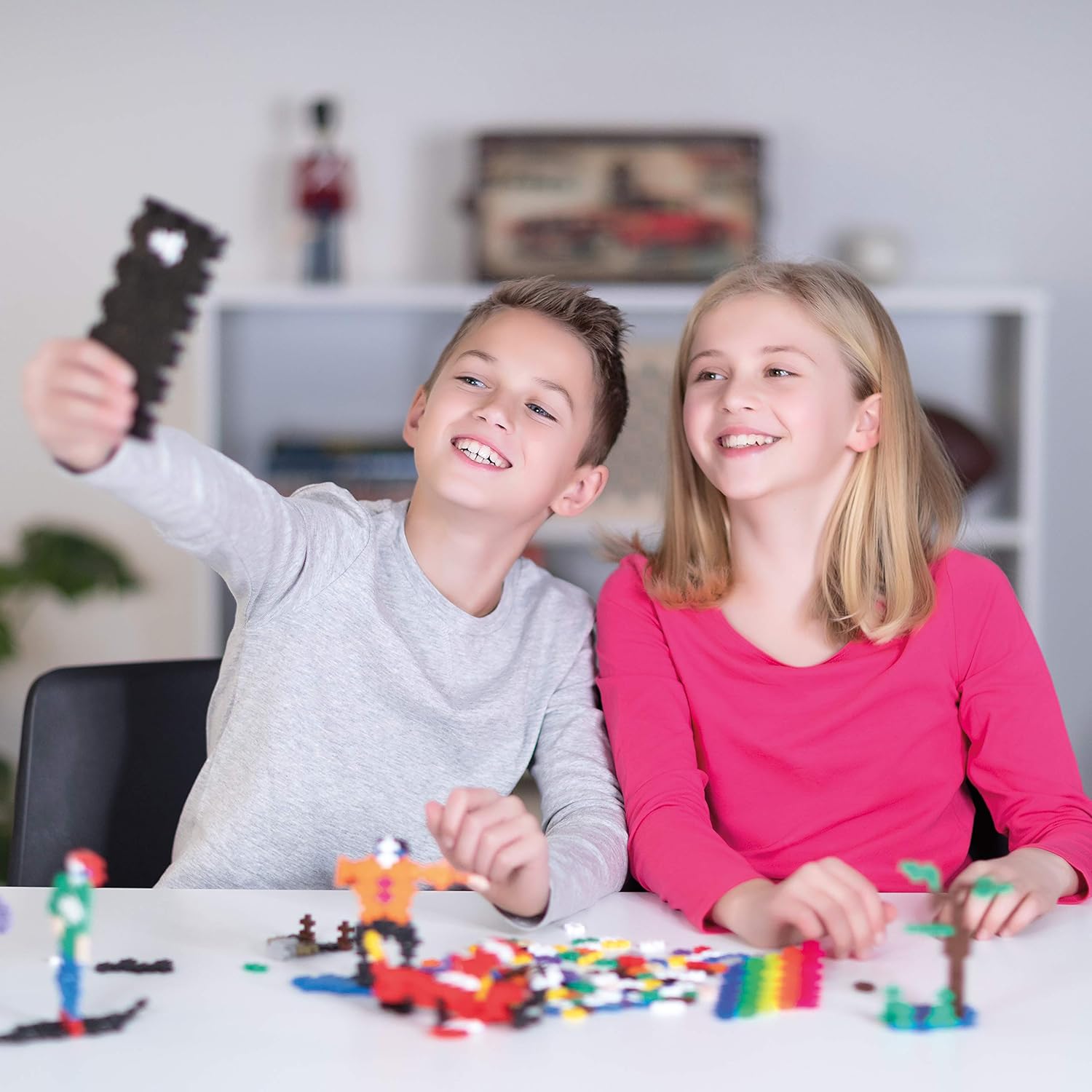 Plus-Plus Tiger Tube Building Set
