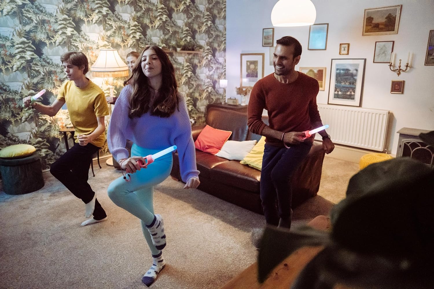 Maxx Tech Dance 'n' Play Kit for Nintendo Switch/OLED - 2x sound sensitive LED glow sticks for fitness, music and dance games