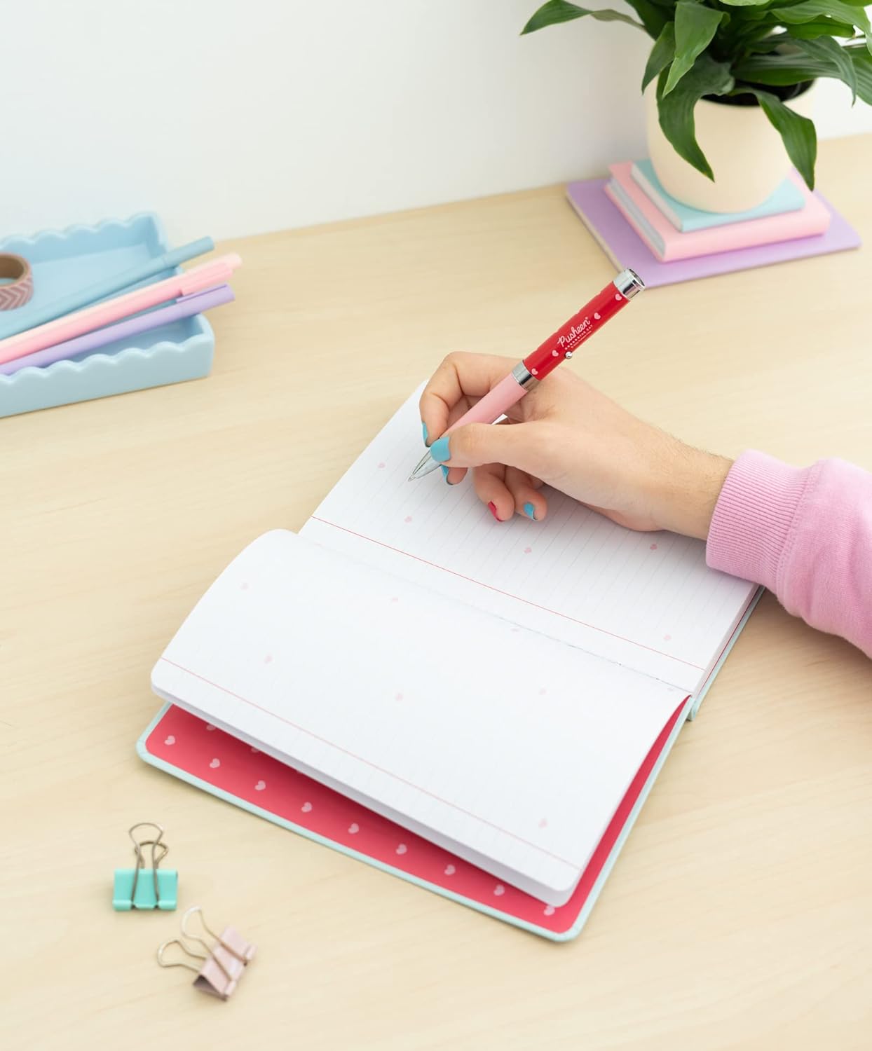 Grupo Erik Pusheen Love Collection Premium A5 Notebook With Projector Pen | Notebooks A5 | Notepads A5 | A5 Notepad | Pusheen Gifts | Pusheen Stationery | Pusheen Cat