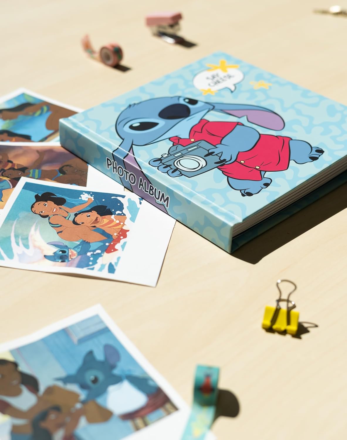 Grupo Erik Fotoalbum zum Selbstgestalten Disney Stitch Tropical - Scrapbook Weiße Seiten - Fotoalbum Klein 16x16 cm - Photoalbum 24 selbstklebend Seiten Blau