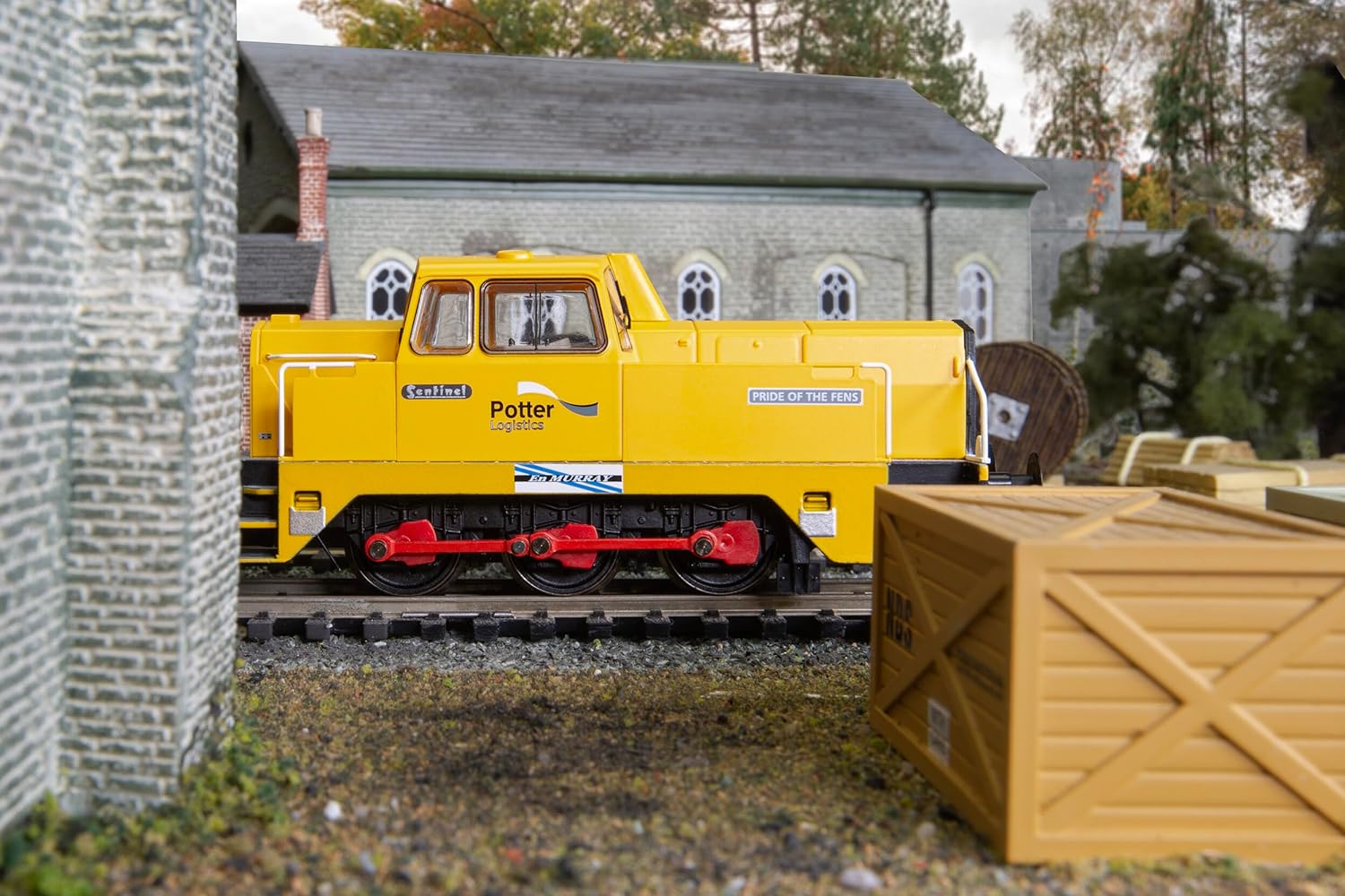 Hornby R30307 Potter Logistics, Sentinel, 0-6-0, Pride of the Fens' - Era 11, OO Gauge Diesel Locomotive
