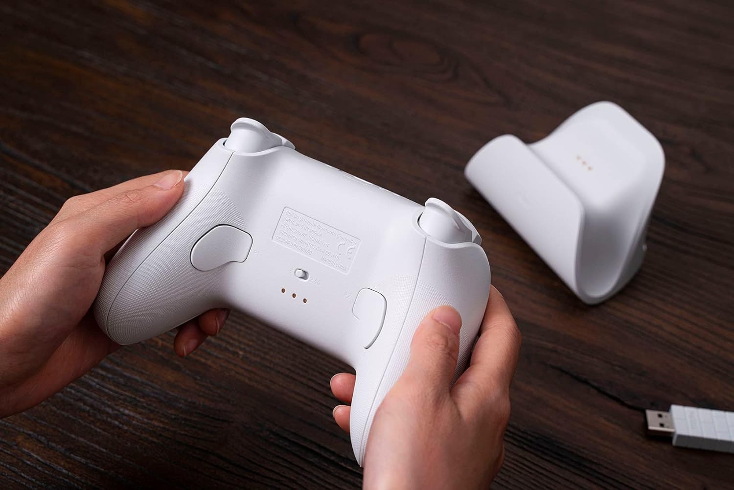 8BitDo Ultimate Bluetooth & 2.4g Controller with Charging Dock for Switch and Windows - White Single