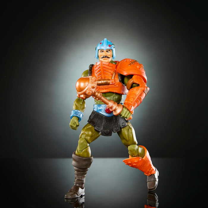 Masters of the Universe MOTU New Eternia Man-At-Arms Figura de acción con accesorios, juguete +6 años (Mattel HYC48