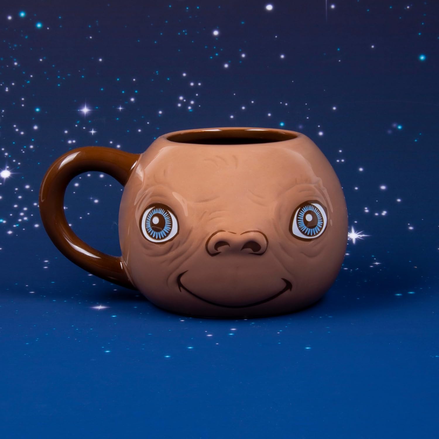 Fizz Creations E.T. The Extra-Terrestrial Shaped Mug & Jigsaw Puzzle. Includes 440ml Capacity 3D Ceramic Mug and 100 Piece E.T. Jigsaw Puzzle. Officially Licensed Universal Classics Merchandise.