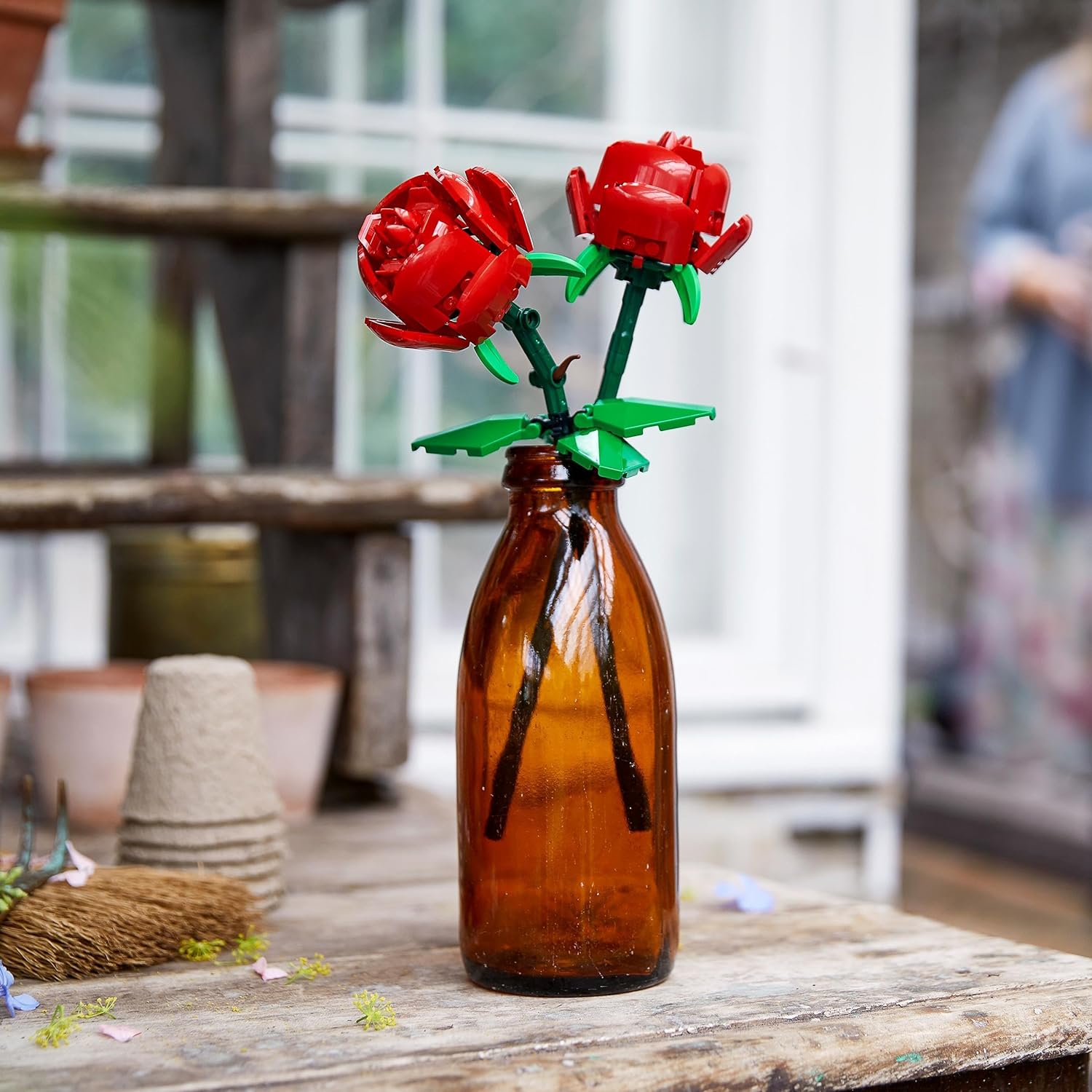 LEGO Creator Roses, Flowers Set, Compatible with Flower Bouquets, Bedroom Decor, Valentine's Day Gift, Room Accessories or Desk Decoration, for Girls, Boys and Flower Fans, 40460