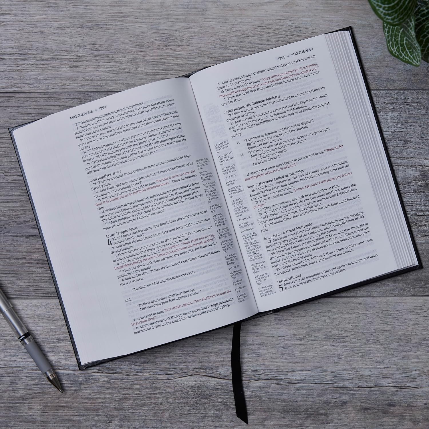 NKJV, Single-Column Reference Bible, Verse-by-verse, Green Leathersoft, Red Letter, Comfort Print
