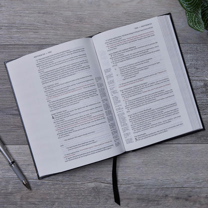 NKJV, Single-Column Reference Bible, Verse-by-verse, Green Leathersoft, Red Letter, Comfort Print
