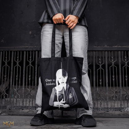 Cinereplicas Wednesday - Wednesday Carry Bag 42 x 38 cm - Official Licence, black
