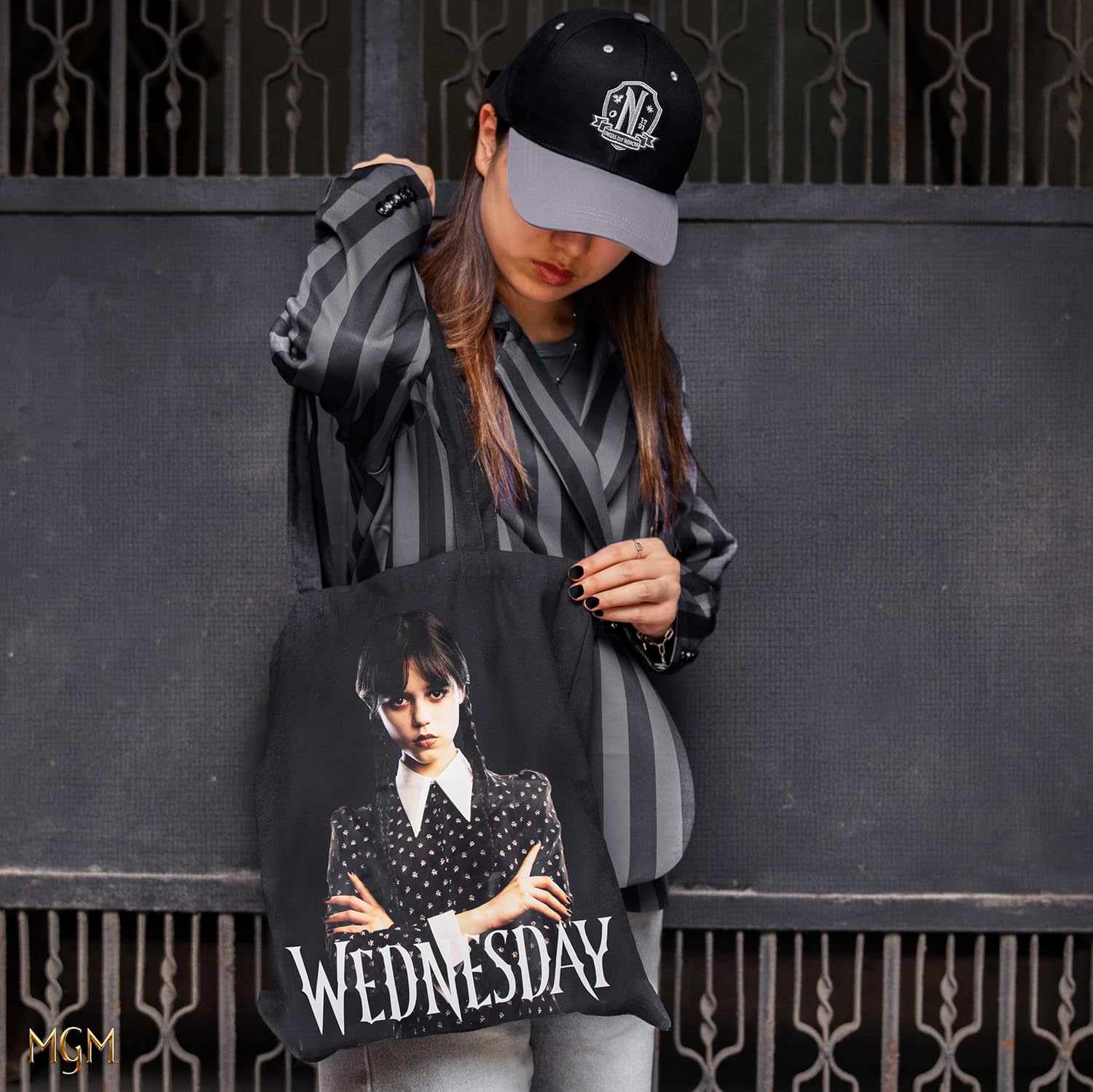 Cinereplicas Wednesday - Wednesday Carry Bag 42 x 38 cm - Official Licence, black