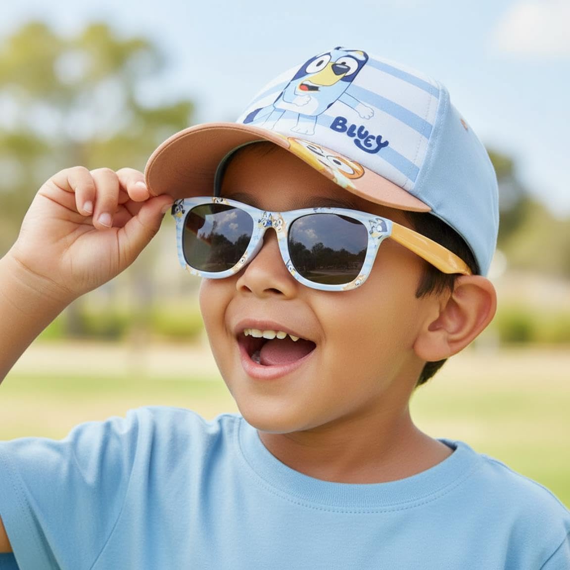 CERDÁ LIFE'S LITTLE MOMENTS Unisex Kids Bluey Mütze und Sonnenbrille im Set Sunglasses, Multicolor, Standard