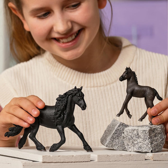 SCHLEICH 13975 HORSE CLUB Friesian Stallion Figurine for ages 5+