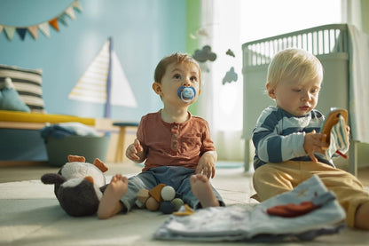 Ultra Air Philips Avent - 6 Months - Orthodontic and BPA Free - Pack of 2 - Includes Steriliser/Carry Bag SCF080/03, Quiet Shade-Clematis Blue