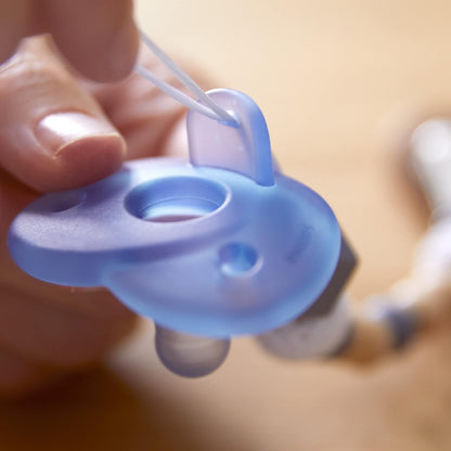 Philips AVENT Soothie Heart Soothie Soother Designed for The Natural Contours of The Child's Face, Made of Medical Silicone, Pack of 2, SCF099/21