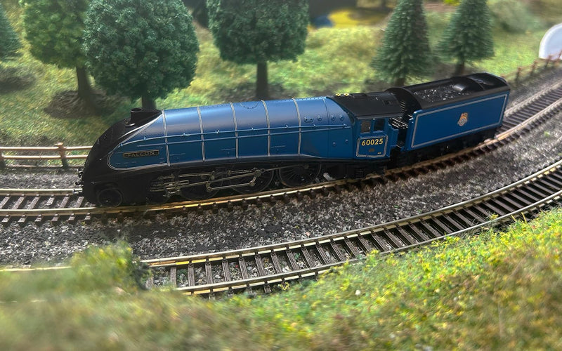 Hornby TT:120 Gauge TT3009TXSM BR-Klasse A4 Klasse 4-6-2 60025 'Falcon' Digital - Era 4 (Sound Fitted) Loco - Dampf für Modelleisenbahn-Sets