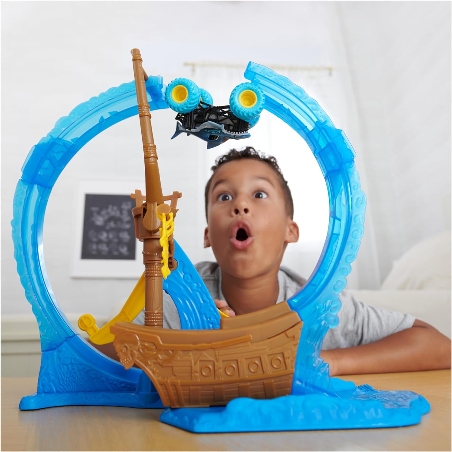 Monster Jam 1to64 Stunt Playset M09