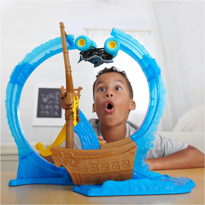 Monster Jam 1to64 Stunt Playset M09