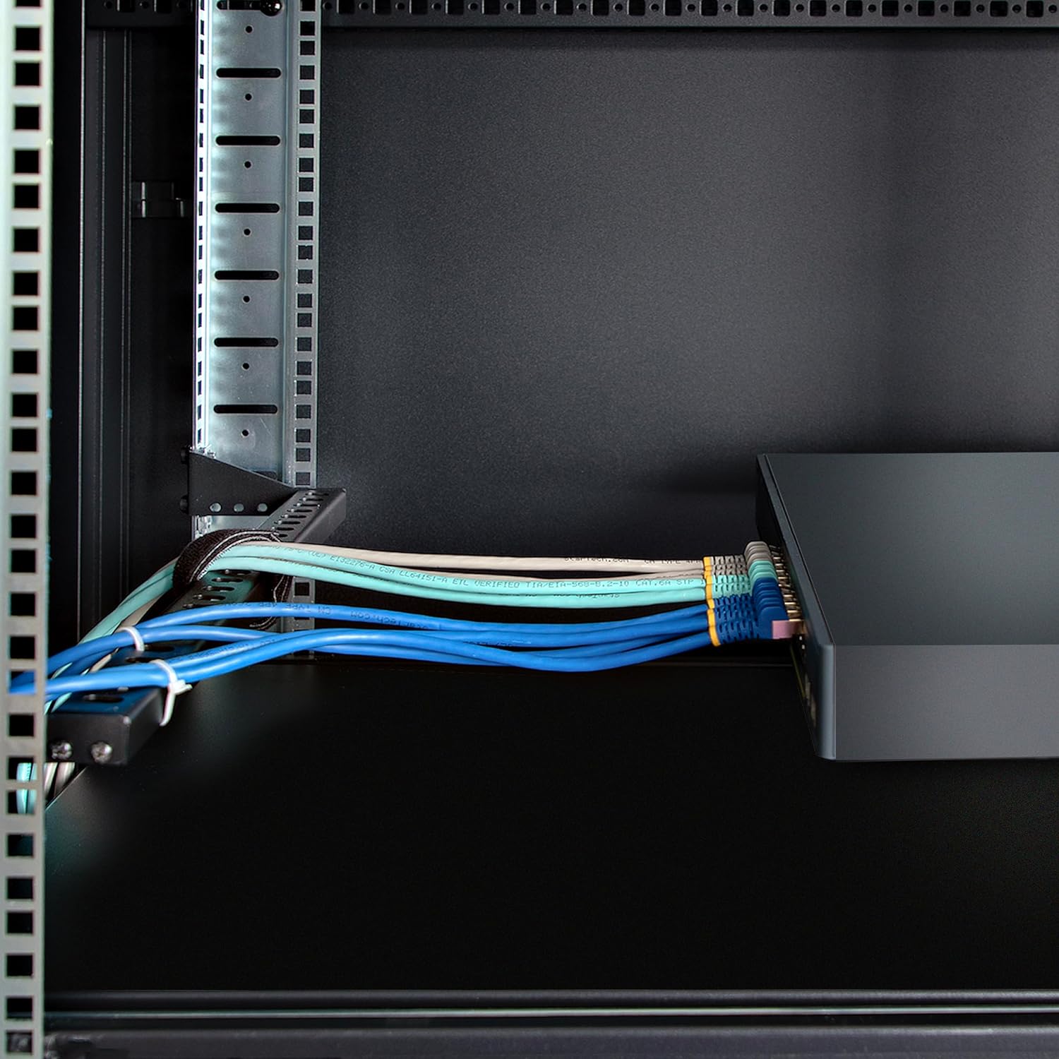 StarTech.com 1U Rack Mountable Cable Lacing Bar w/Adjustable Depth, Cable Support Guide For Organized 19" Racks/Cabinets, Horizontal Cable Guide For Patch Panels/Switches/PDUs (12S-CABLE-LACING-BAR