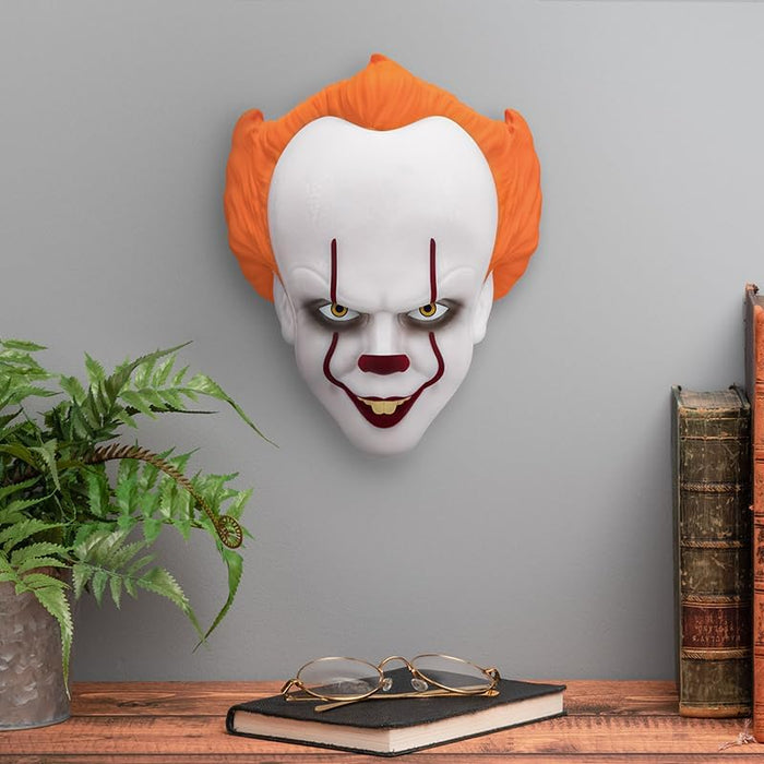 Paladone Pennywise Mask Light, Free Standing or Wall Mountable Halloween Decoration, Scary IT Clown Mask Lighting, 22cm (8.7"