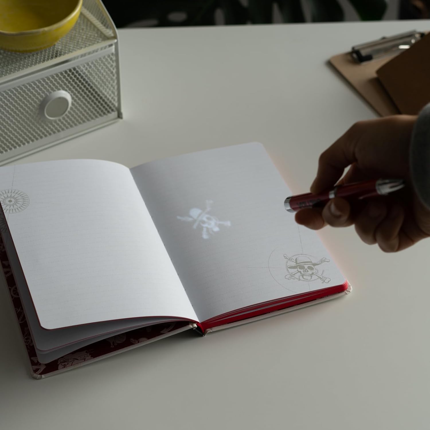 Grupo Erik One Piece Netflix Premium A5 Notebook With Projector Pen | Notebooks A5 | Notepads A5 | A5 Notepad | One Piece Merch | One Piece Manga | One Piece Merchandise