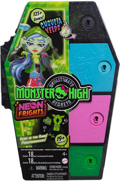 Monster High Skulltimate Secrets Neon Frights Ghoulia Muñeca con Armario y 15 Accesorios Sorpresa, Brilla en la Oscuridad, Juguete +4 años (Mattel HNF81