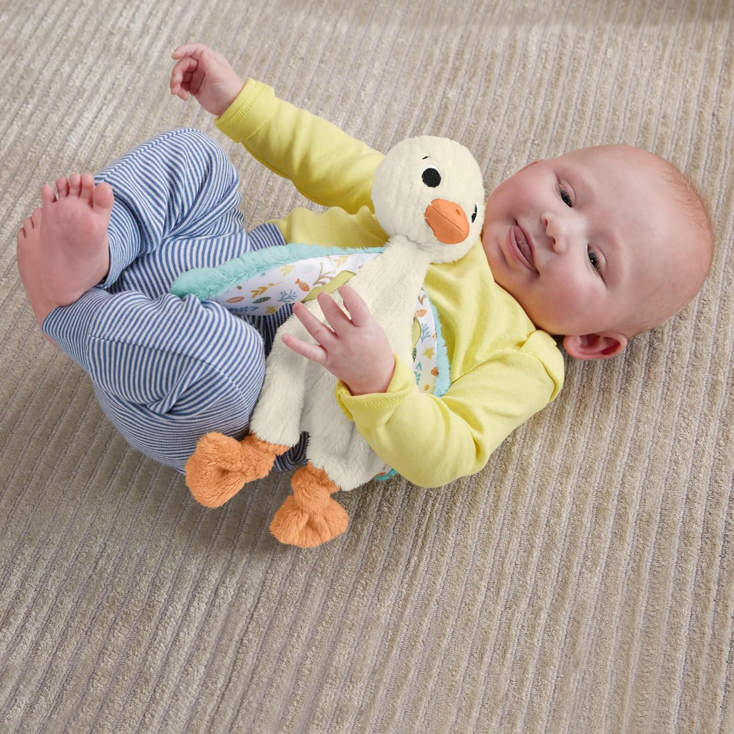 Fisher-Price Baby Sensory Toy Snuggle Up Goose Plush Toy with Jingles for Newborns, Machine Washable, HRB16