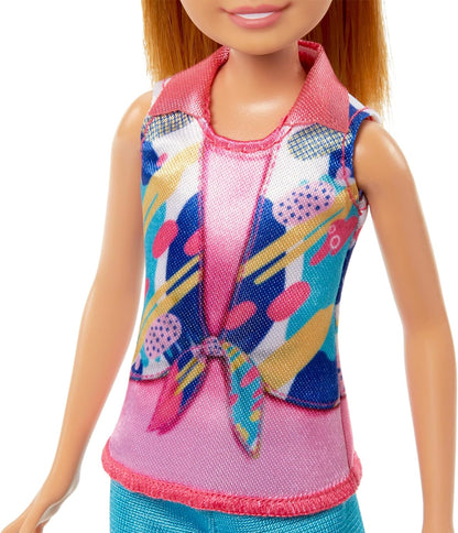 Barbie Pack 2 muñecas Hermanas con Ropa de Verano, Mascotas y Accesorios, de la película Stacie al Rescate, Juguete +3 años (Mattel HRM09