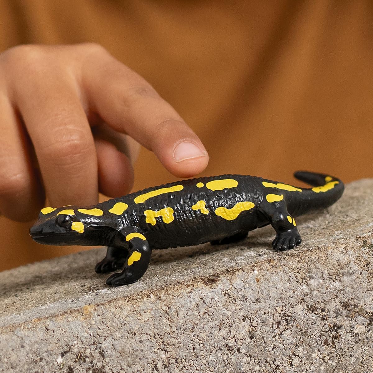 schleich 14870 WILD LIFE Fire Salamander Figurine for ages 3+, Black
