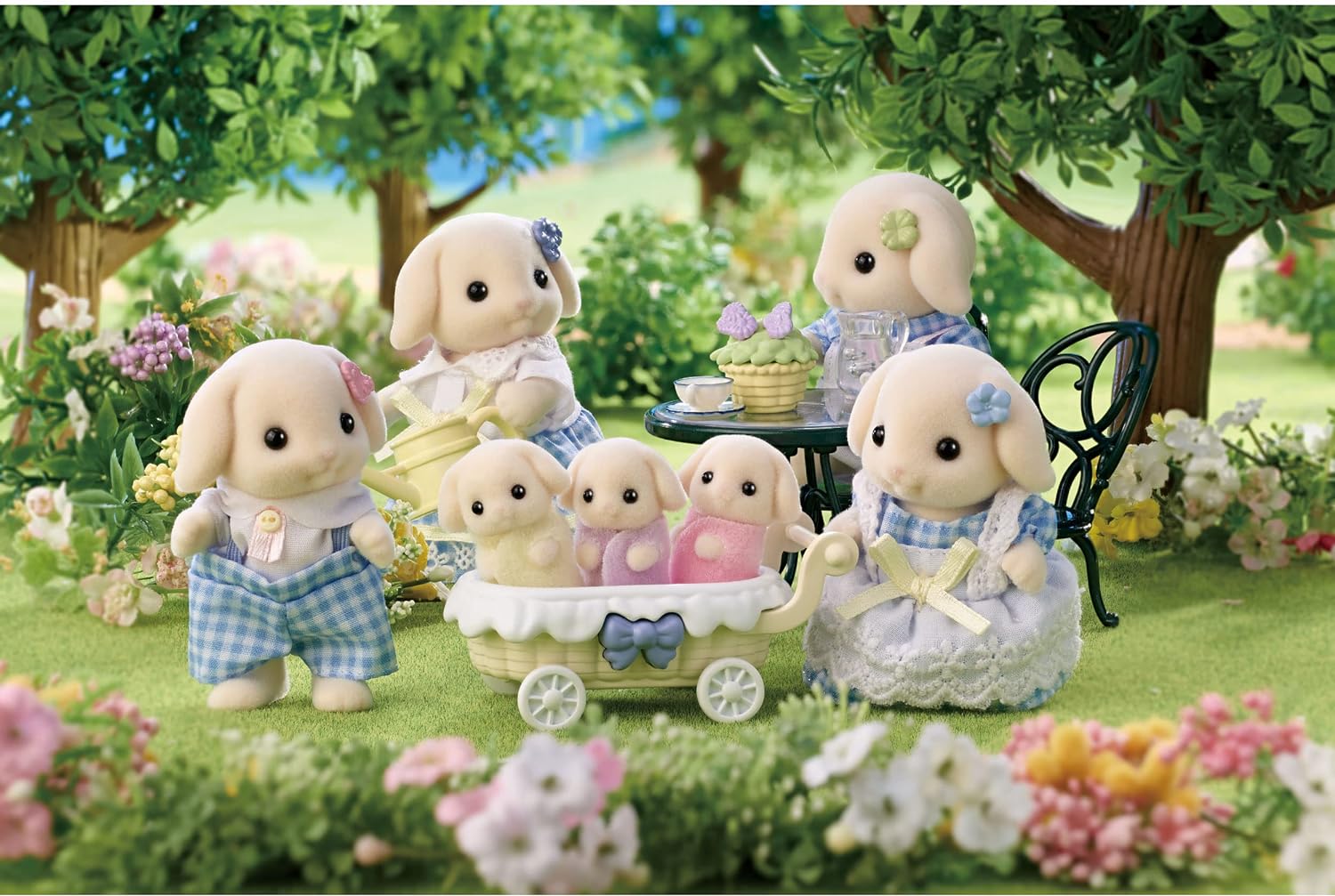 Sylvanian Families - 5735 Familia Conejo Flora - Casa de muñecas