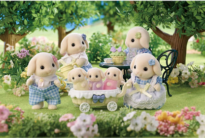 Sylvanian Families - 5735 Familia Conejo Flora - Casa de muñecas
