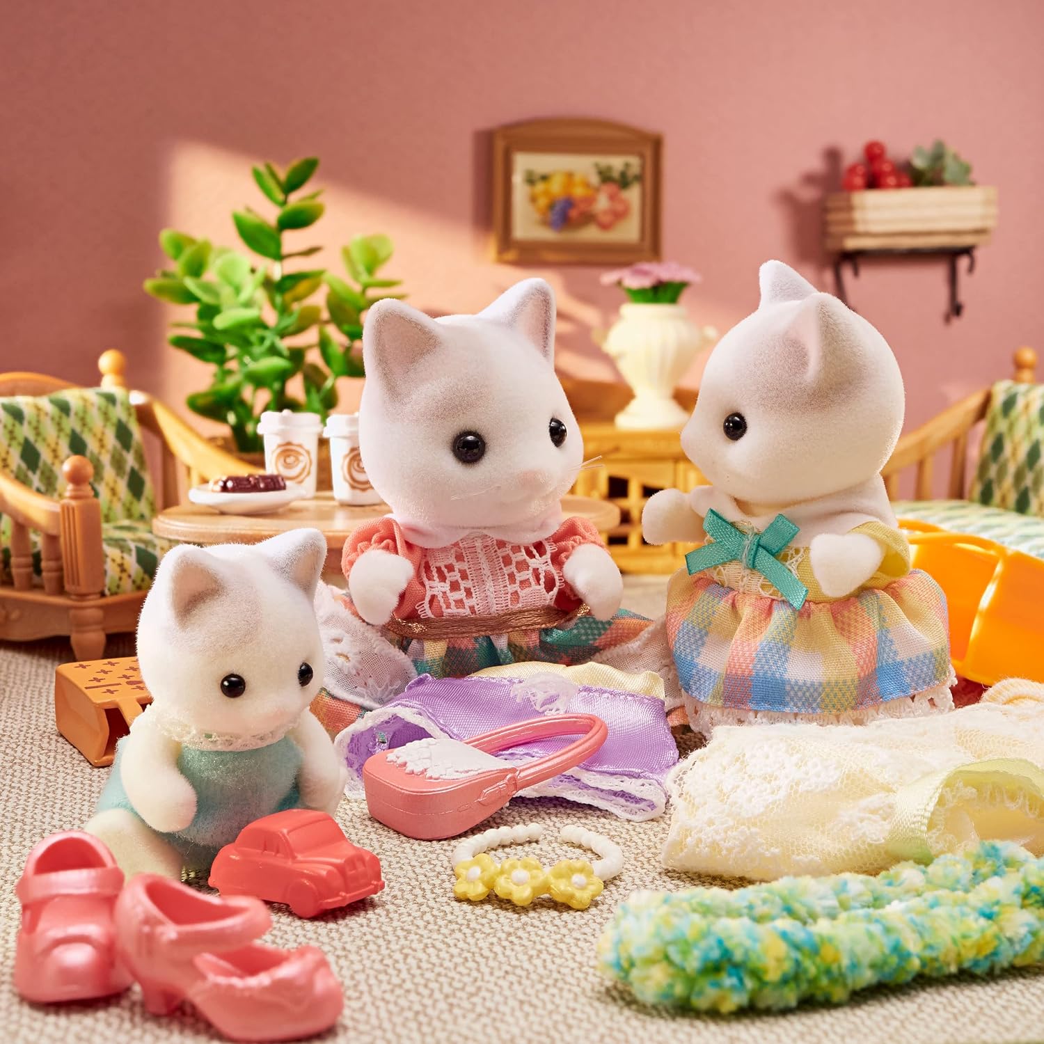 Sylvanian Families - 5738 Latte Cat Family - Dollhouse Playsets