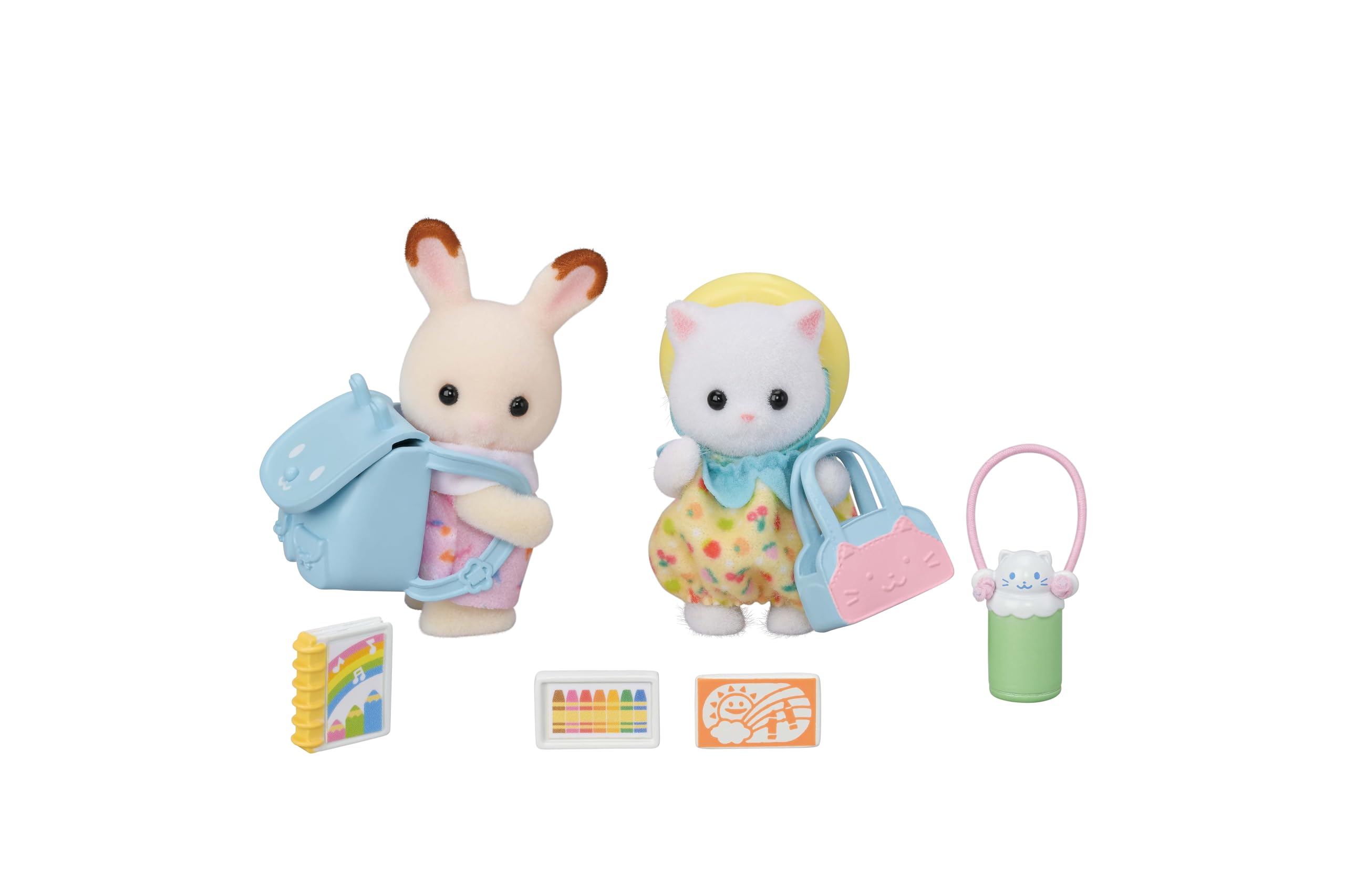 Sylvanian Families - Amici dell'Asilo - A Passeggio – Set di 2 Bebè con Zaino, Cappello e Accessori – Modello 5747