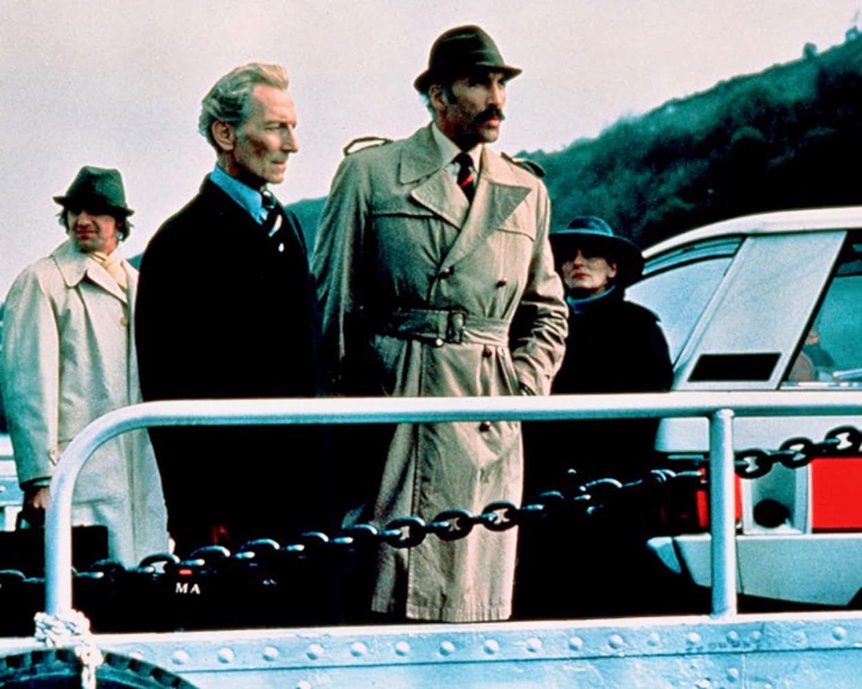 Häuser des Grauens / 7 unheimliche Horrorfilme (u.a. mit Christopher Lee, Peter Cushing und Boris Karloff)