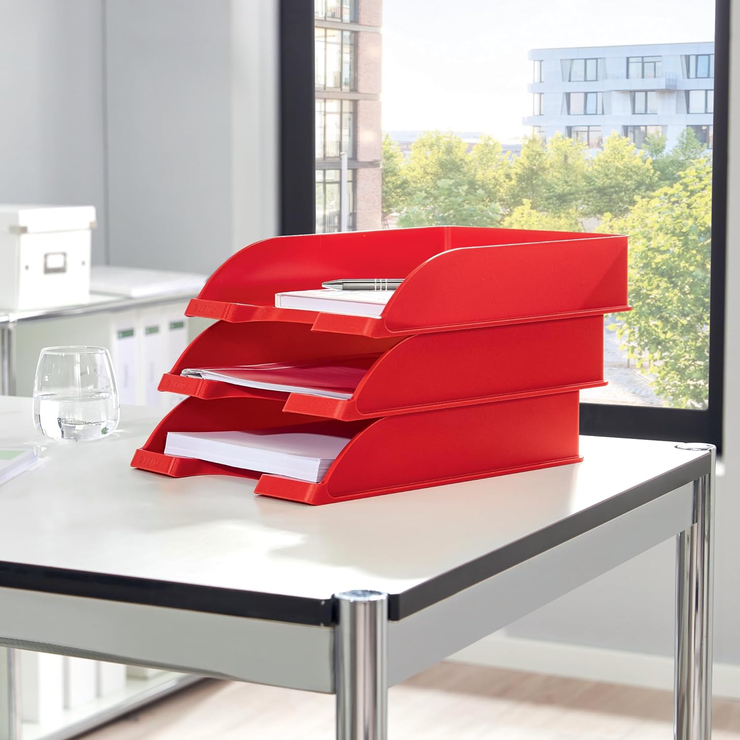 Leitz WOW Bandeja de Plástico Tamaño A4, Bandeja Organizadora de Escritorio Roja, Bandeja de Plástico para Correspondencia, 52263023