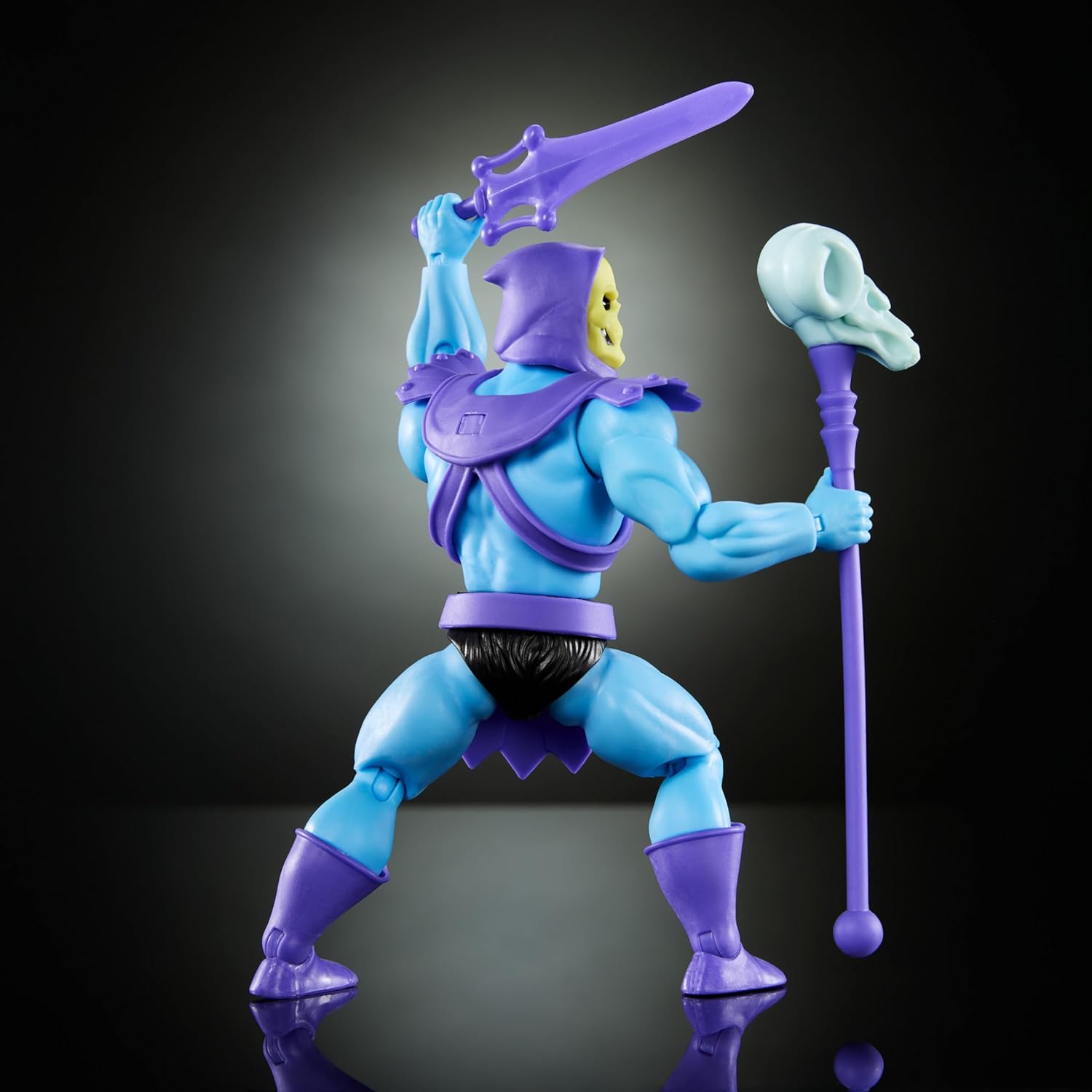 Masters of the Universe Origins - Skeletor Collezione Cartoon, action figure articolata alta 14+ cm, con armatura, scettro, spada e 2 maschere incluse, giocattolo per bambini, 6+ anni, HYD24 Scheletro