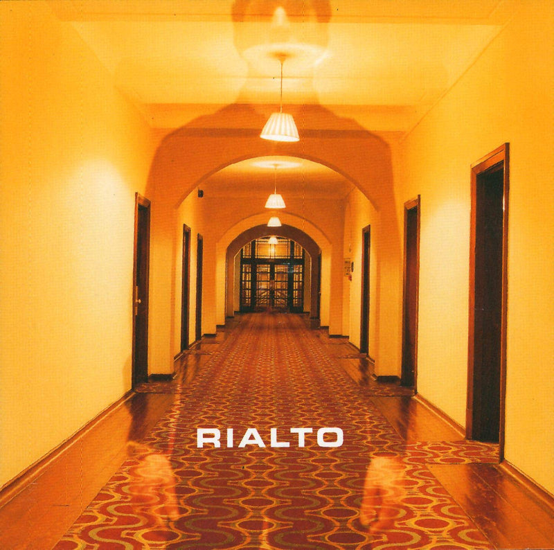 Rialto-Reversable Bleeve