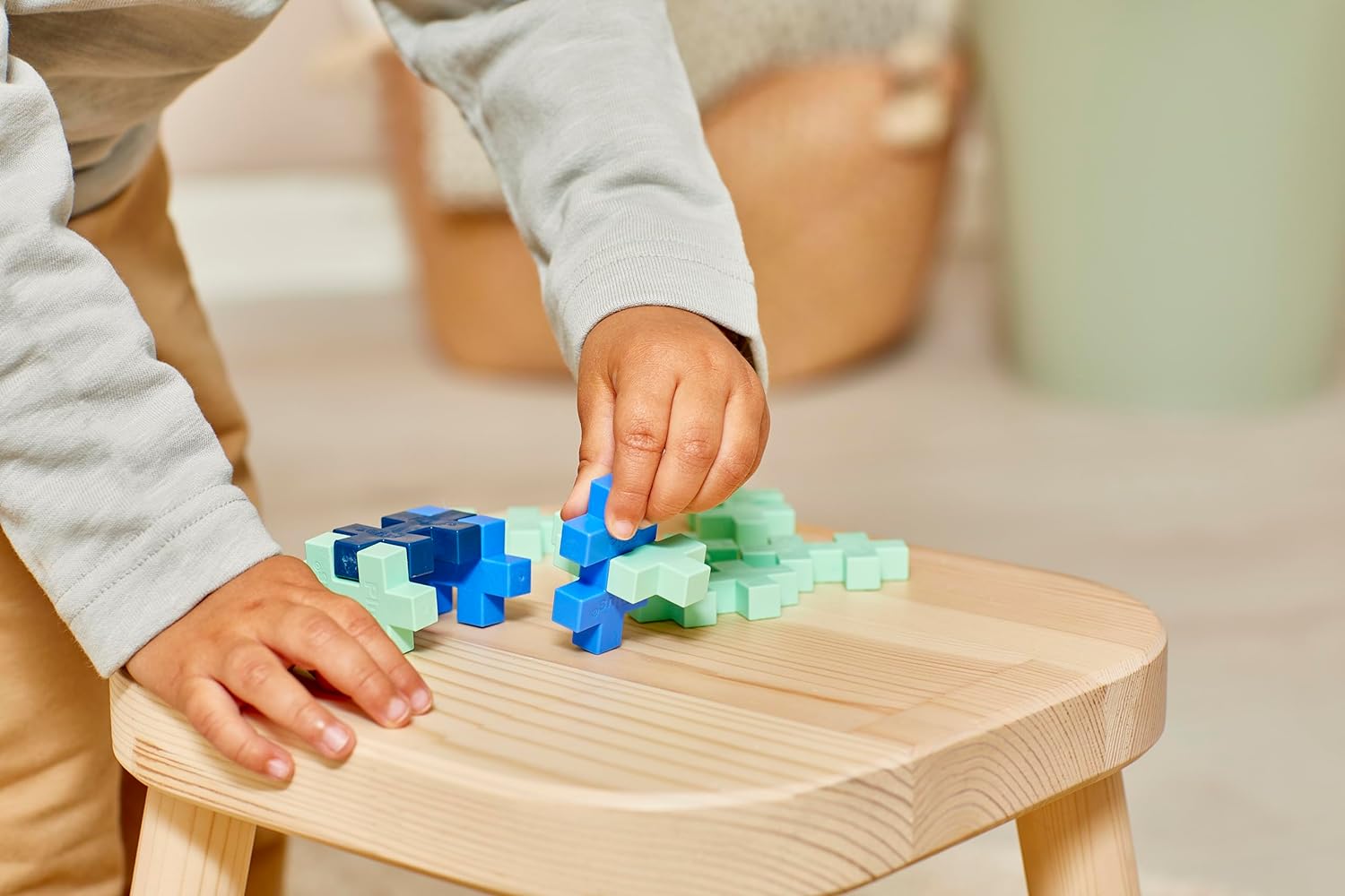 PLUS PLUS BIG PP3490 Leerspeelgoed, educatief spel, speels, met stenen, voor baby's, bouwspel voor kinderen vanaf 1 jaar, buis met 15 delen, PP3490