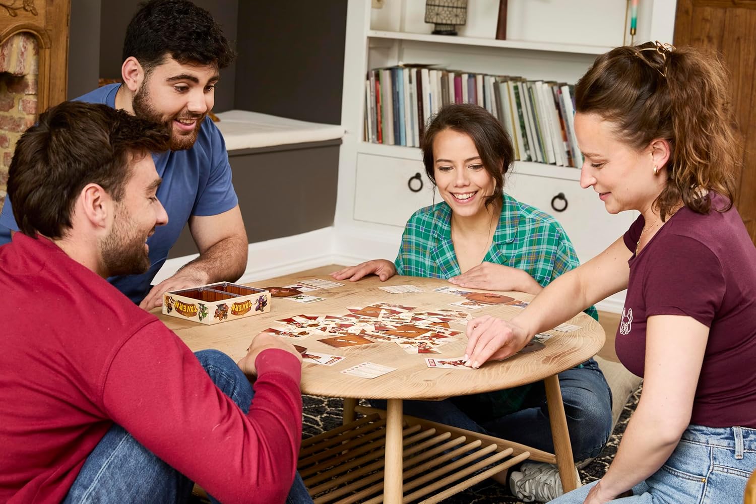 Little Tavern Partyspiel - Seat The Best Customers, Sammeln Sie die meisten Tipps und gewinnen Sie! Strategiespiel für Kinder und Erwachsene, ab 8 Jahren, 3-5 Spieler, 25 Minuten Spielzeit