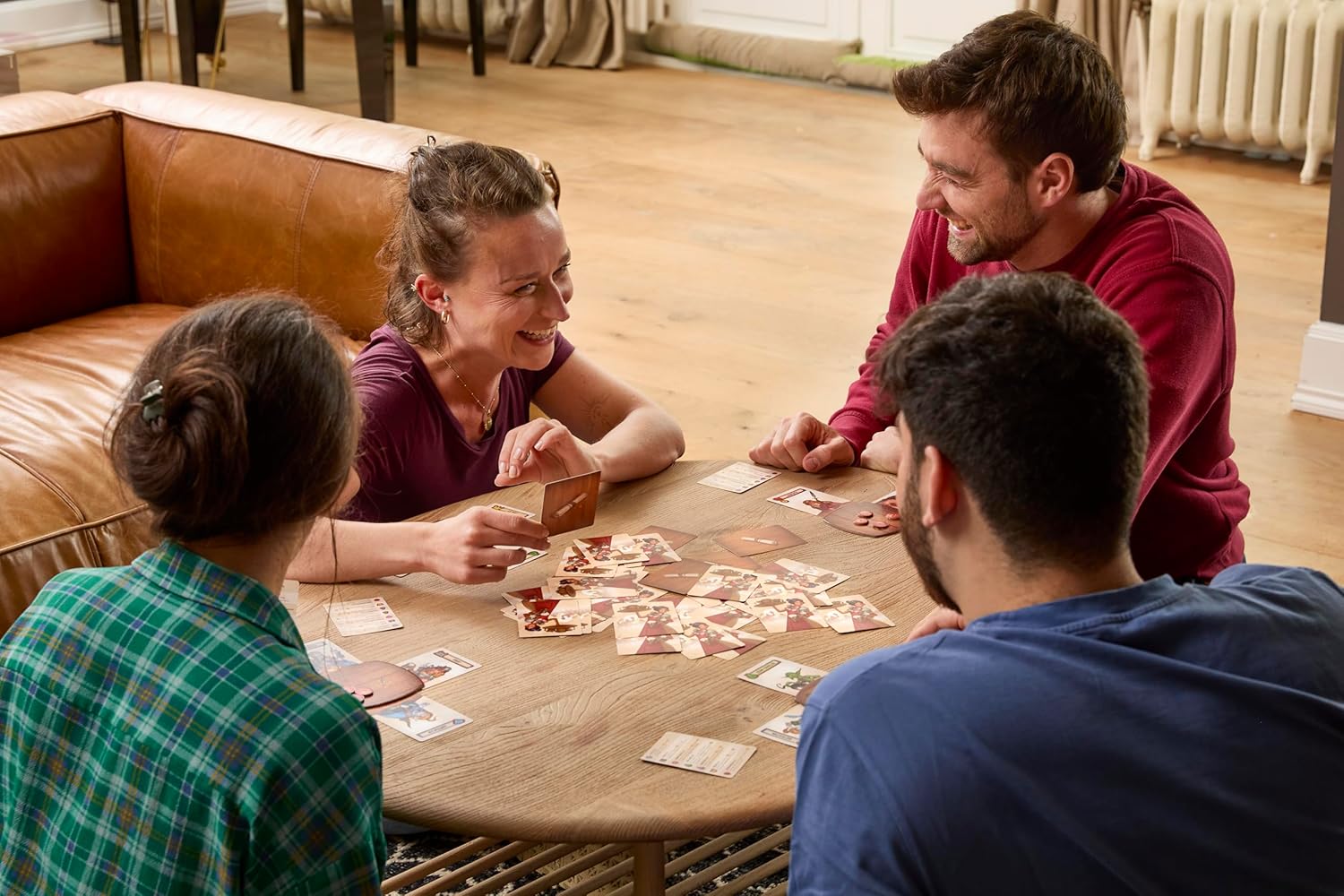 Little Tavern Partyspiel - Seat The Best Customers, Sammeln Sie die meisten Tipps und gewinnen Sie! Strategiespiel für Kinder und Erwachsene, ab 8 Jahren, 3-5 Spieler, 25 Minuten Spielzeit