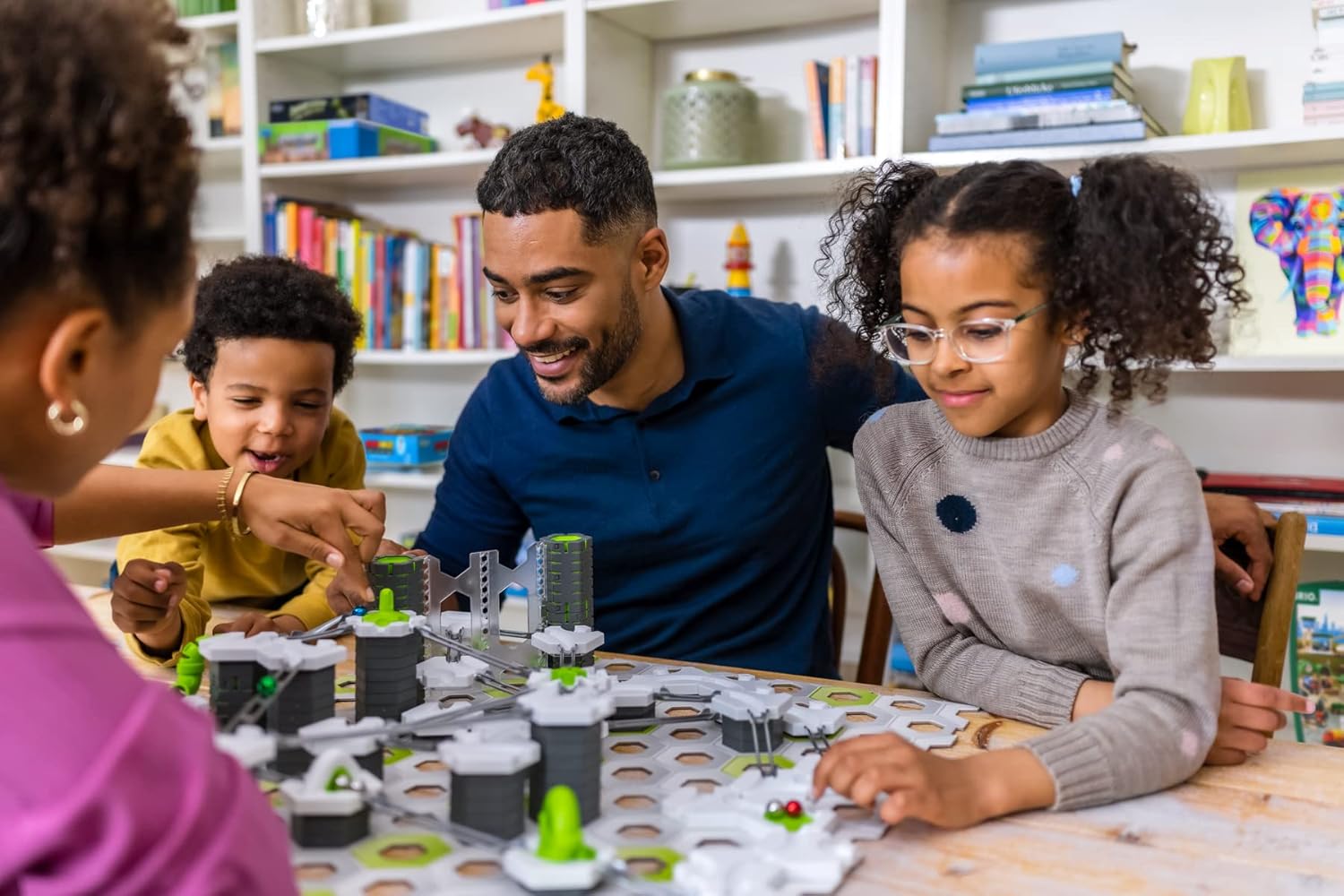 Ravensburger Verlag GmbH Ravensburger GraviTrax POWER Element Light 27467 - Elektronische accessoires voor spectaculaire balruns voor kinderen van 8 jaar en ouder. Kan worden gecombineerd met alle sta