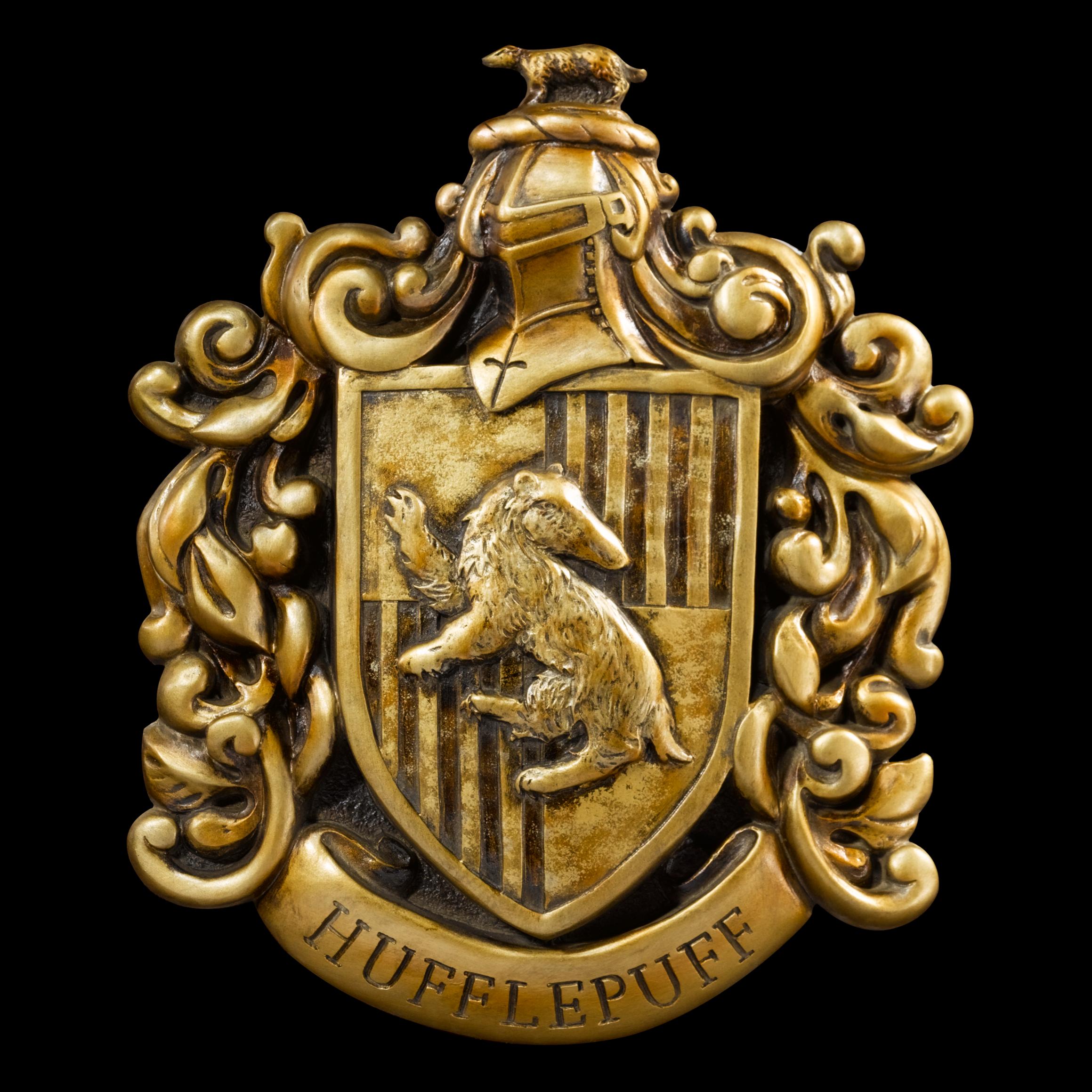 The Noble Collection Harry Potter Hufflepuff Crest Wall Art - 11in (28cm) Elegant Gold Resin Wall Plaque - Officially Licensed Film Set Movie Props Gifts