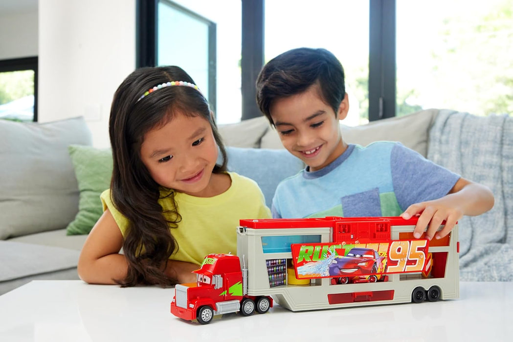 Mattel Disney and Pixar Cars Transforming Truck & Toy Car Playset, Color Changers Paint Shop Mack with Detachable Cab, Color Change Lightning McQueen & Accessories, HPD82