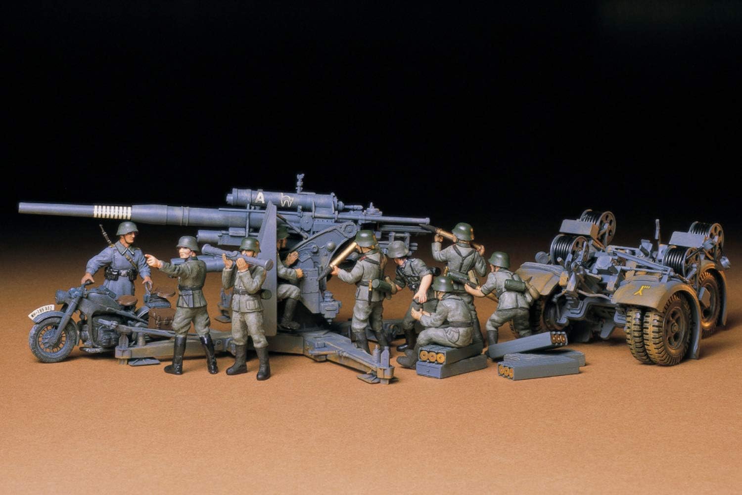 Tamiya 300035017-1:35 WWII Dt. Flak 8.8 mit Motorrad (9