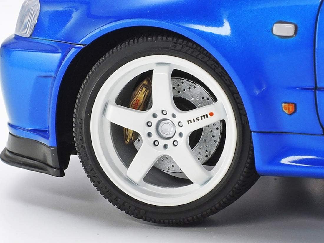 Tamiya 1: 24 Nissan Skyline GT R V Spec II (R34) (Book