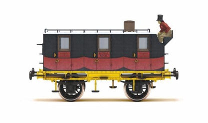 Hornby R40436 L und MR Royal Mail Coach OO Gauge
