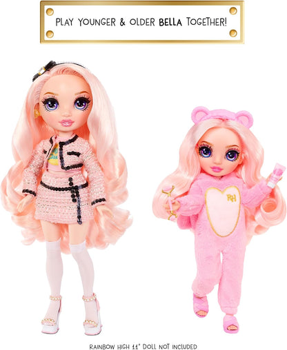Rainbow High Junior High PJ Party - Bella (Roze) - 22 cm Beweegbare Pop met Zachte Onesie, Slippers en Speel Accessoires - Kinderspeelgoed - Geweldig voor Leeftijden 4-12 Jaar