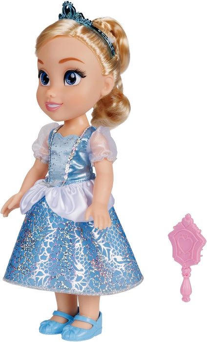 Disney Princess – bambola 38 cm di Cenerentola, con i suoi abiti iconici arricchiti da dettagli glitterati, tiara scintillante e scarpette coordinate, i suoi occhi brillano