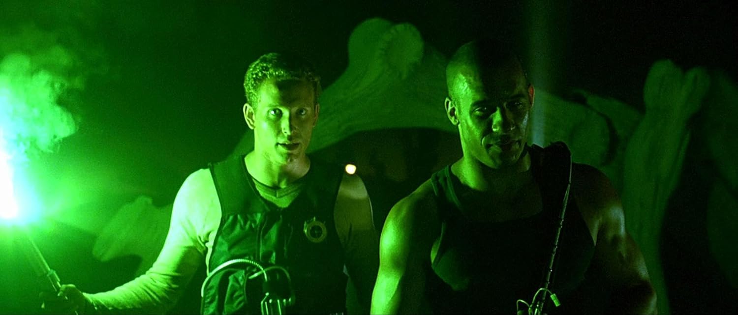 Pitch Black (Director's Cut) – 3-Disc-Special-Edition (4K Ultra HD) (+ Blu-ray) (+ Bonus-Blu-ray)