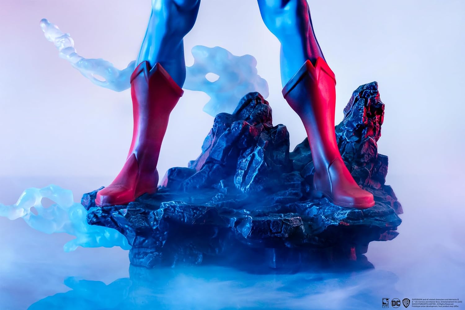 DC Heroes: Superman (Classic Version) Previews Exclusive 1:8 Scale Statue