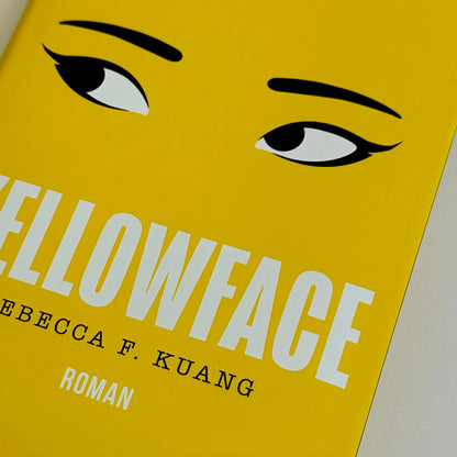 Yellowface: Roman. »Rasiermesserscharf!« TIME