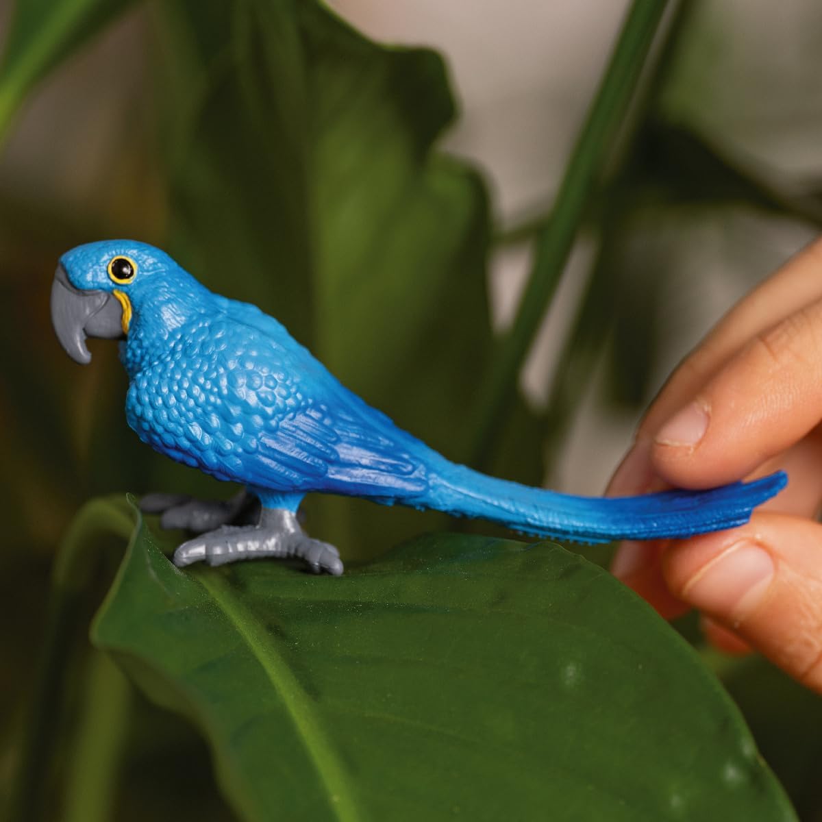 schleich 14859 WILD LIFE Hyazinth Macaw Figurine for ages 3+, Black